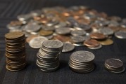 如何進(jìn)行貨幣兌換的操作？這些操作方法對資金流動有何影響？