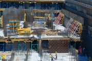 因勞動爭議，王增華起訴海口市工業(yè)建設(shè)開發(fā)總公司等