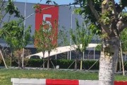 4月交付超2.8萬(wàn)輛！實(shí)探小米汽車工廠！銷售：訂單大增，交付周期拉長(zhǎng)至45周！