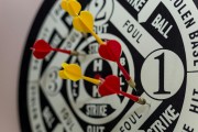 康泰納研究重申美國(guó)超微公司的超配評(píng)級(jí)，維持目標(biāo)股價(jià)180美元。