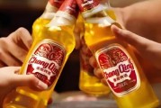 重慶啤酒營收凈利雙降仍慷慨分紅，深陷合同糾紛高端化受阻