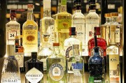 第二季度業(yè)績下滑明顯 華致酒行回應：加大名酒銷售占比、精品酒市場投入等導致