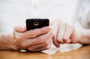 “霸總短劇”瘋狂收割銀發(fā)族，半月談：拿什么拯救嗑劇老人