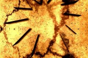 PS4自帶的免費(fèi)元素，讓最后生還者成為了一款獨(dú)特的游戲，不僅僅是因?yàn)樗漠嬅婢?、劇情出色，還因?yàn)樗軌蛲ㄟ^免費(fèi)試玩的方式讓你了解其潛在的優(yōu)秀品質(zhì)。在這個(gè)獨(dú)特的時(shí)間點(diǎn)，玩家可以體驗(yàn)到由索尼自家開發(fā)的大作，免費(fèi)試玩是必不可少的一步。，最值得免費(fèi)試玩的PS4獨(dú)占游戲