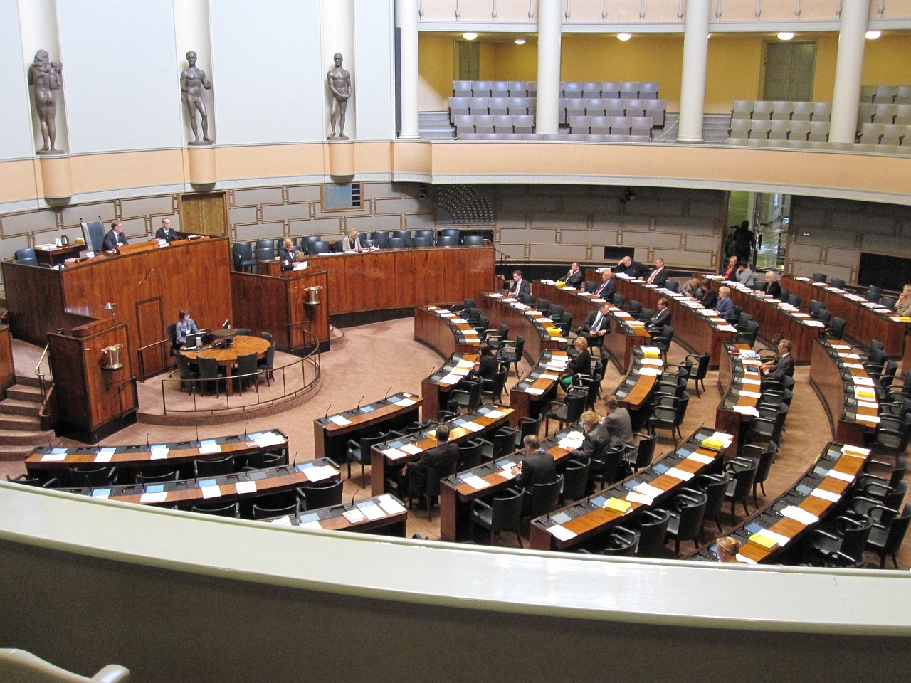 亞威股份:第六屆董事會(huì)第二十一次會(huì)議決議公告